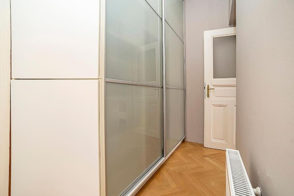 Cozy And Sunny In Uptown Apartamento Praga